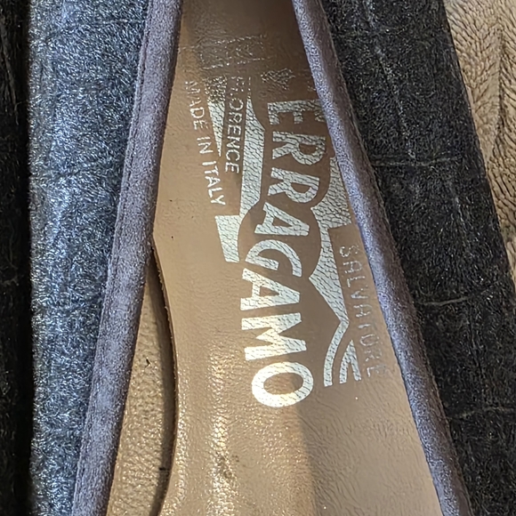 Authentic Salvatore Ferragamo Grey Textured Calf Hair Loafers - Size 10B - Picture 2 of 7